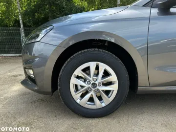 Car image 27