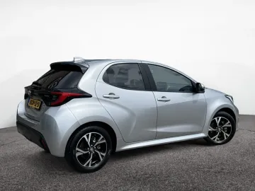 Car image 2