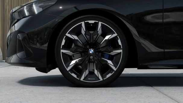 BMW 520i 140 kW image number 6