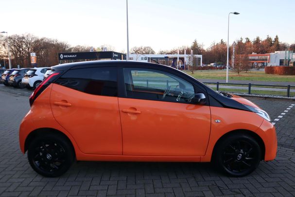 Toyota Aygo X 53 kW image number 7