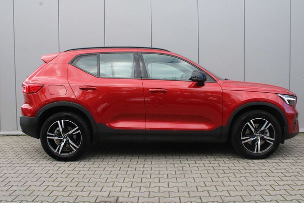 Volvo XC40 B4 Plus Dark 145 kW image number 3