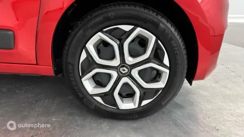 Car image 20