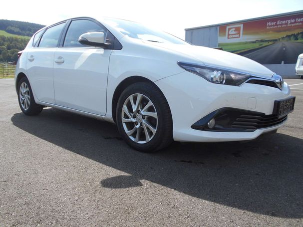 Toyota Auris 1.6 D-4D 82 kW image number 2