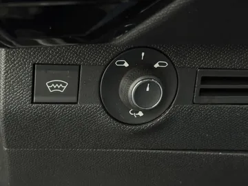 Car image 29
