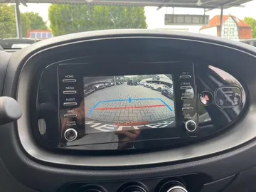 Car image 28