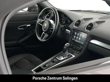 Car image 25