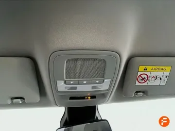 Car image 32