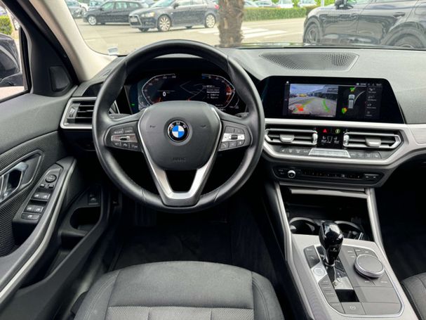 BMW 320d Touring xDrive 142 kW image number 8