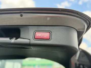 Car image 36