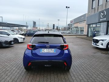 Car image 18