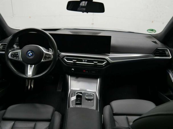 BMW 330e 215 kW image number 8