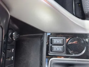 Car image 33