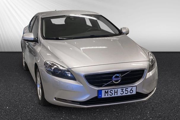 Volvo V40 D2 Momentum 85 kW image number 2