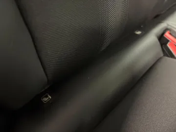 Car image 38