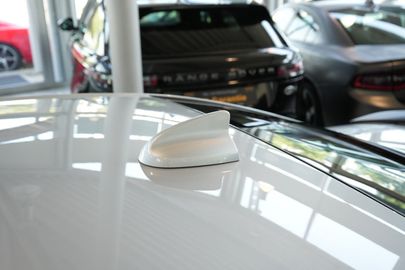 Car image 29