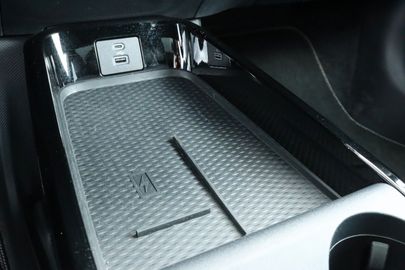 Car image 36