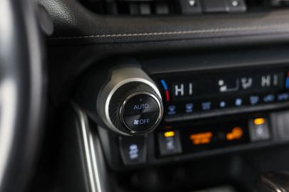 Car image 33