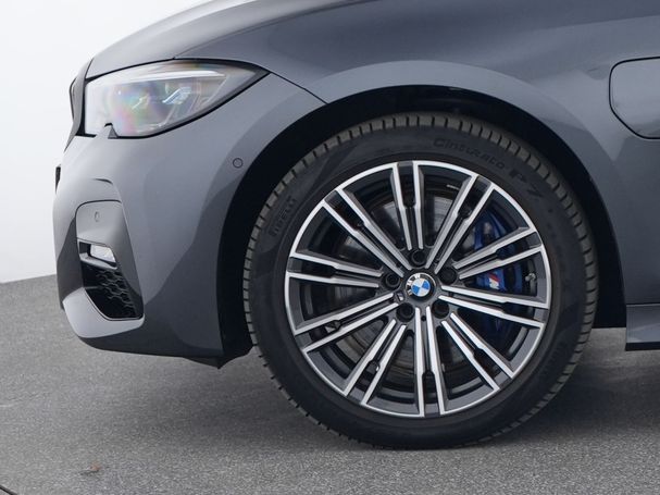 BMW 330 Touring xDrive 185 kW image number 11