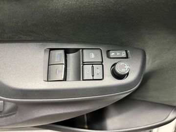 Car image 30