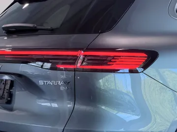 Car image 28