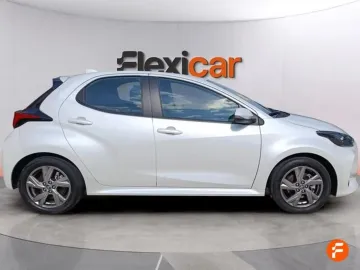 Car image 4