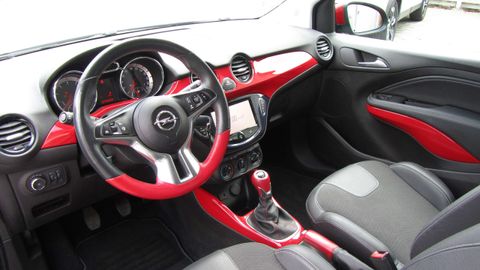 Car image 9