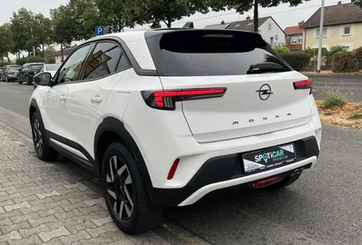 Car image 4