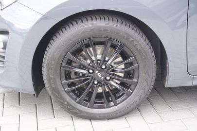 Car image 25
