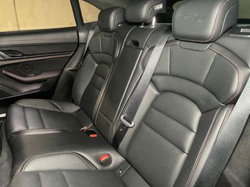 Car image 31