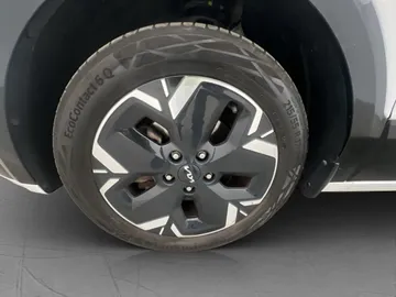 Car image 37
