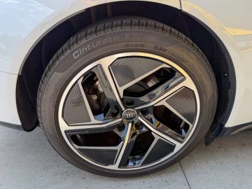 Car image 35