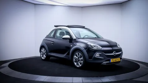 Car image 4