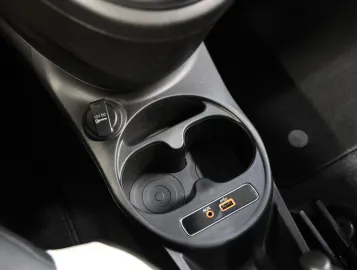 Car image 35
