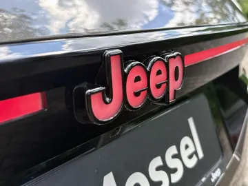Car image 38