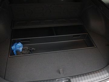 Car image 33