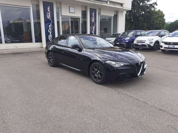 Alfa Romeo Giulia 2.2 AT8 Business 118 kW image number 1