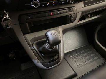 Car image 30