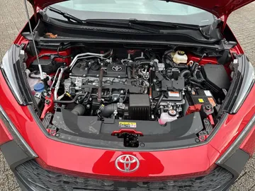Car image 15