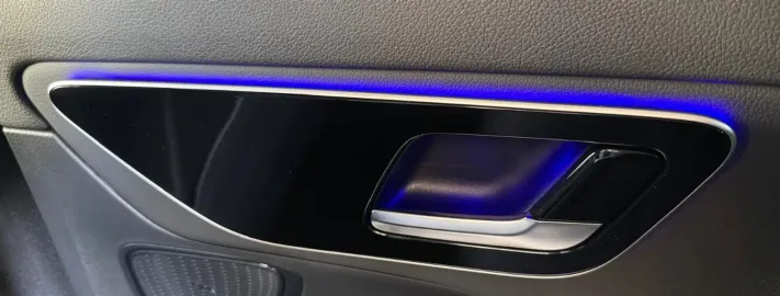 Car image 24