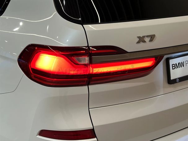 BMW X7 M50i xDrive 390 kW image number 10