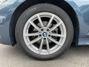 Car image 35