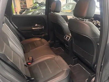Car image 43