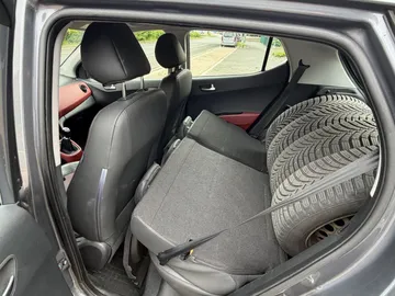Car image 7