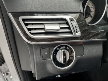 Car image 38