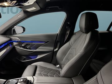 Car image 35