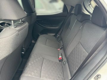 Car image 12