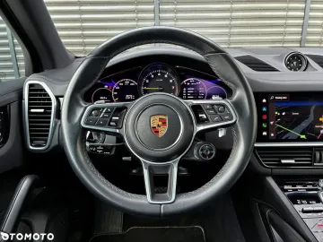 Car image 32