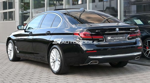 BMW 545 e xDrive 290 kW image number 3