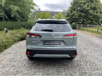 Car image 3
