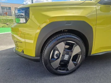 Car image 33